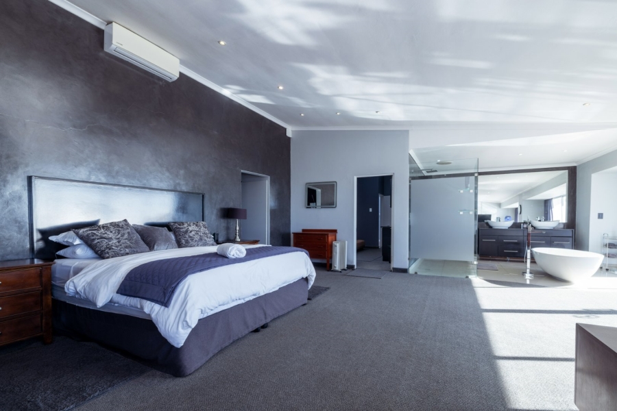 5 Bedroom Property for Sale in Jeffreys Bay Central Eastern Cape